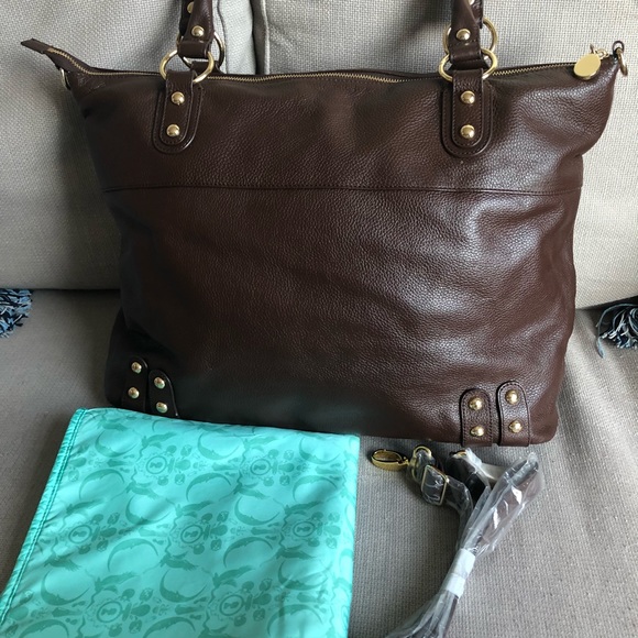 Nest Hudson Diaper Bag w matching changing pad - Picture 3 of 7